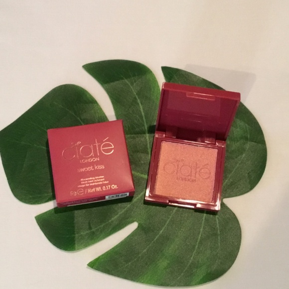 Ciate London Glow To Illuminate Blush In Shade Sweet Kiss - Picture 2 of 4